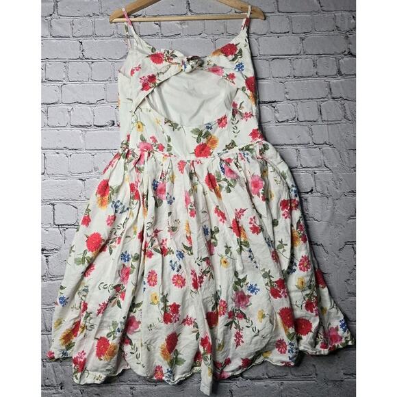 Girl Meets Glam Cassie Floral Print Linen Blend Cut Out Back Bow Dress Size 12 - Picture 9 of 15